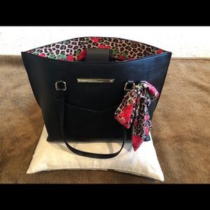 Betsey Johnson purse/tote. Black/floral.